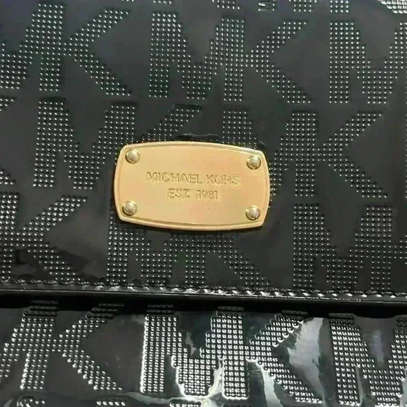 Michael Kors Black Patent  Purse Gold Chain Crossbody - Picture 4 of 7